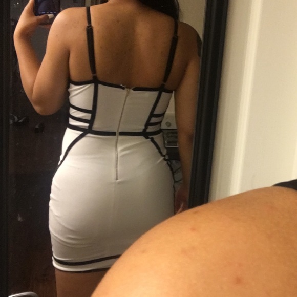 Little White Dress - Picture 3 of 3